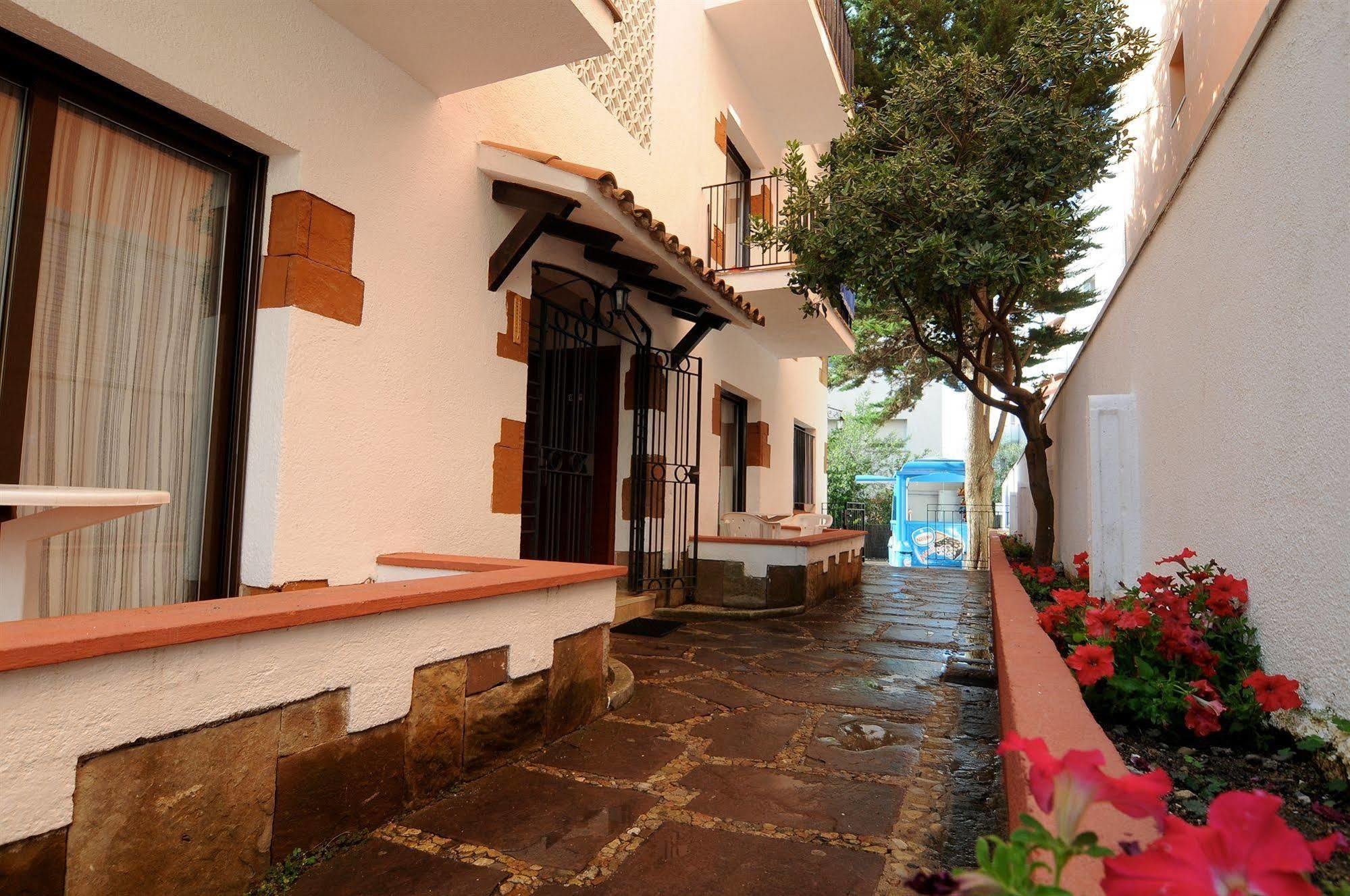 Apartamentos Ar Caribe Lloret de Mar Eksteriør billede
